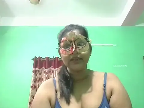 Snapshot of Kavya17 chatting on June 11, 2026, 12:32 am Kavya17 online show from June 11, 2026, 12:32 am