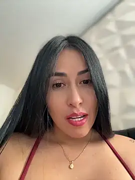 Snapshot of areviklusine1 chatting on June 11, 2026, 9:35 pm areviklusine1 online show from June 11, 2026, 9:35 pm