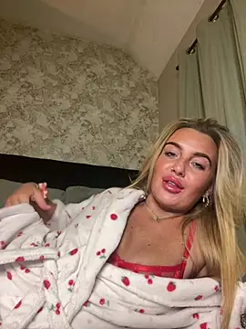 CharlottemilfUKx online show from May 16, 2026, 11:14 pm