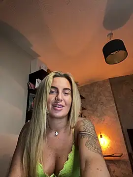 CharlottemilfUKx online show from May 21, 2026, 11:34 pm