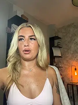 CharlottemilfUKx online show from June 16, 2026, 6:54 pm