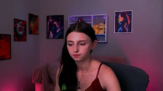 Snapshot of caroline_honeyy chatting on June 11, 2026, 12:47 pm caroline honeyy online show from June 11, 2026, 12:47 pm