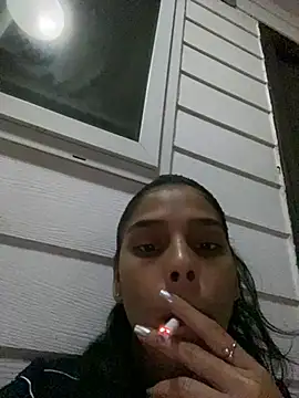 Snapshot of Saray_queen1 chatting on July 2, 2026, 12:10 am Saray queen1 online show from July 2, 2026, 12:10 am