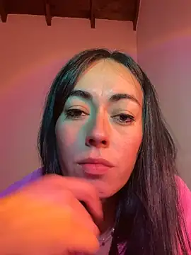 ToxicYani online show from May 20, 2026, 4:18 am