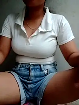 Snapshot of Mirra-a chatting on June 17, 2026, 11:27 pm Mirra-a online show from June 17, 2026, 11:27 pm