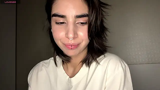 Snapshot of JessiaRuezga chatting on July 1, 2026, 1:24 pm JessiaRuezga online show from July 1, 2026, 1:24 pm