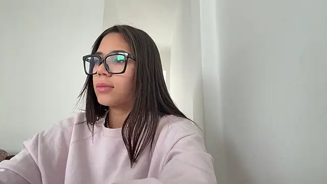 QueeNataly online show from May 18, 2026, 11:38 am