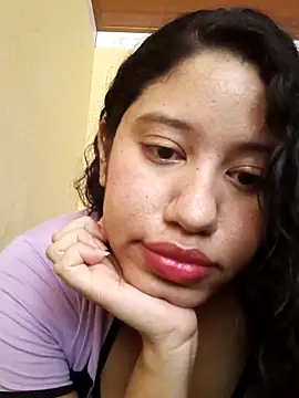 Snapshot of Vera_Phone chatting on May 14, 2026, 3:52 pm Vera Phone online show from May 14, 2026, 3:52 pm