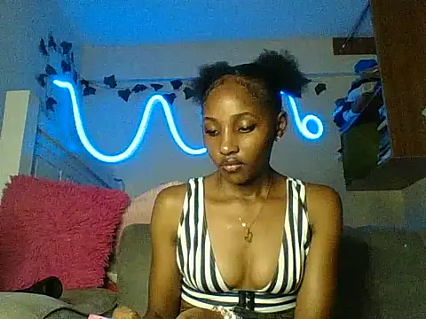 Snapshot of Velvet_peach chatting on July 6, 2026, 5:37 pm Velvet peach online show from July 6, 2026, 5:37 pm