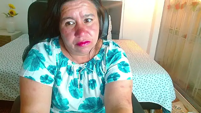 Snapshot of evelin_12_ chatting on May 14, 2026, 9:21 pm evelin 12 online show from May 14, 2026, 9:21 pm