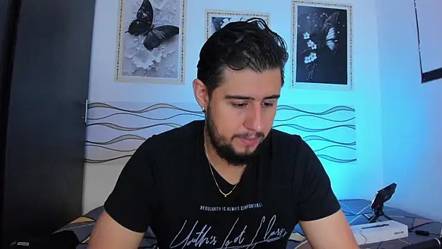Snapshot of Ryan_evannss_ chatting on July 4, 2026, 12:22 pm Ryan evannss online show from July 4, 2026, 12:22 pm