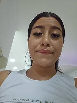 Snapshot of Luisa_Madrid chatting on May 31, 2026, 6:09 pm Luisa Madrid online show from May 31, 2026, 6:09 pm