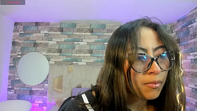 Amhira Tay online show from June 13, 2026, 7:12 pm