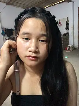 Ninaa01 online show from May 17, 2026, 2:20 am