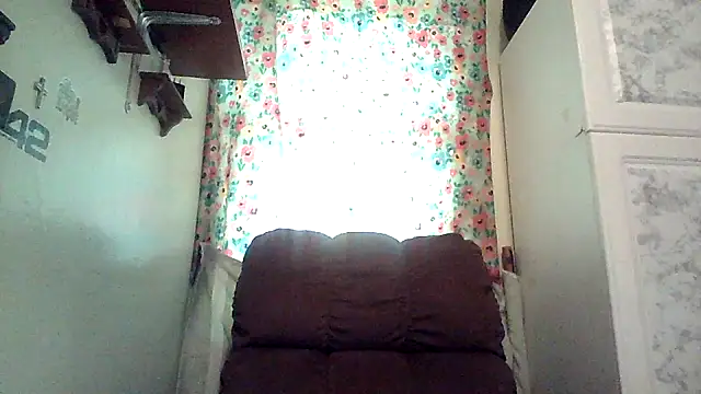 Snapshot of JoeFavorite69 chatting on June 1, 2026, 1:46 pm JoeFavorite69 online show from June 1, 2026, 1:46 pm
