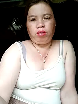 -Yeyi- online show from June 12, 2026, 11:14 pm