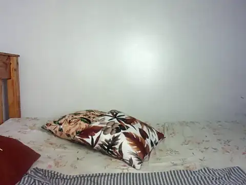 Snapshot of Its_miah chatting on June 21, 2026, 12:52 pm Its miah online show from June 21, 2026, 12:52 pm