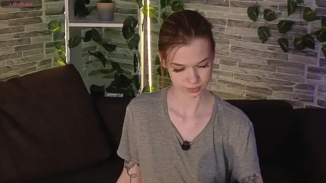 OliviaFoxsis online show from May 16, 2026, 7:05 am
