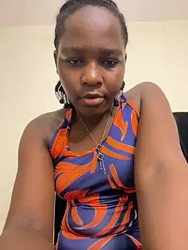 Snapshot of GoldenZuri chatting on July 5, 2026, 6:48 pm GoldenZuri online show from July 5, 2026, 6:48 pm