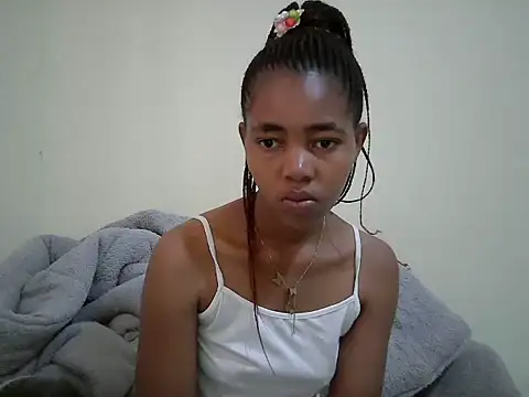Snapshot of MidnightNala chatting on June 19, 2026, 5:01 am MidnightNala online show from June 19, 2026, 5:01 am