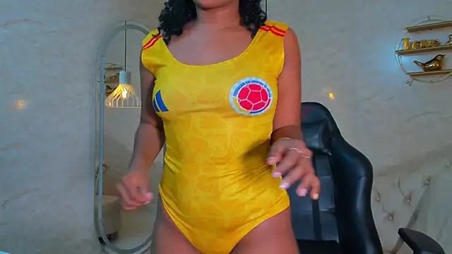 Snapshot of Horny_Curls chatting on June 28, 2026, 3:45 am Horny Curls online show from June 28, 2026, 3:45 am