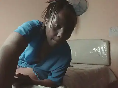 Snapshot of pinky-lips chatting on May 19, 2026, 4:46 pm pinky-lips online show from May 19, 2026, 4:46 pm