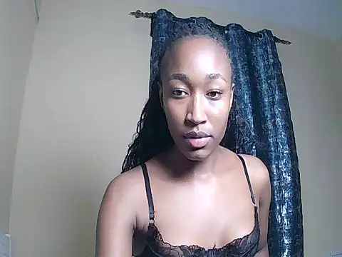 Snapshot of pinky_aura22 chatting on May 20, 2026, 6:36 pm pinky aura22 online show from May 20, 2026, 6:36 pm