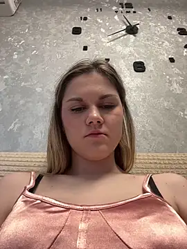 Snapshot of la_lisa_ chatting on June 3, 2026, 6:49 am la lisa online show from June 3, 2026, 6:49 am