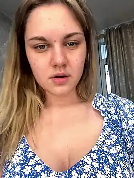 Snapshot of la_lisa_ chatting on June 7, 2026, 6:39 am la lisa online show from June 7, 2026, 6:39 am