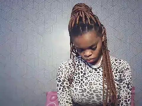 Snapshot of BustieLaura chatting on June 14, 2026, 6:26 am BustieLaura online show from June 14, 2026, 6:26 am