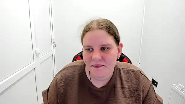 Snapshot of Bella_shyy_ chatting on June 21, 2026, 12:52 pm Bella shyy online show from June 21, 2026, 12:52 pm