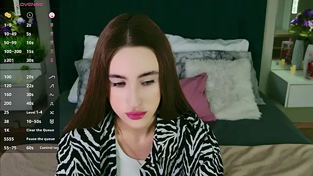 MadisonRen online show from June 10, 2026, 10:03 am
