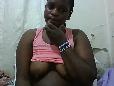 Hot-Perryl online show from June 17, 2026, 11:16 pm