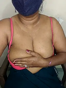 MISS-LOVEV online show from July 12, 2026, 1:29 am