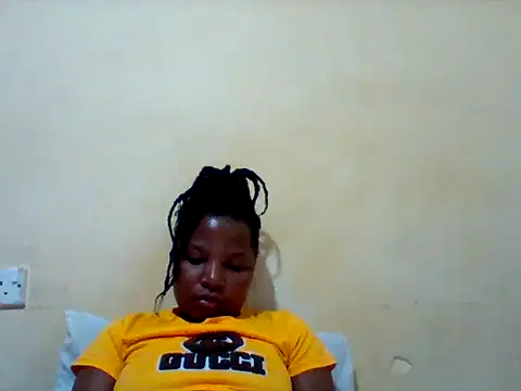 Snapshot of Camilla-Sweets chatting on June 25, 2026, 7:18 pm Camilla-Sweets online show from June 25, 2026, 7:18 pm