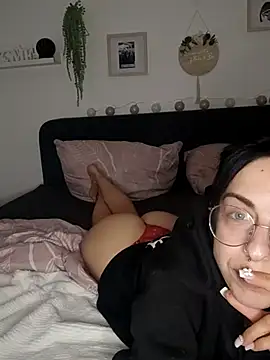 Snapshot of MistressLunaaa chatting on May 31, 2026, 9:05 pm MistressLunaaa online show from May 31, 2026, 9:05 pm