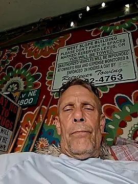 Snapshot of truckdawg2023 chatting on June 18, 2026, 4:35 am truckdawg2023 online show from June 18, 2026, 4:35 am