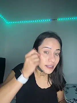 MadisonYoung000 online show from May 22, 2026, 10:26 pm