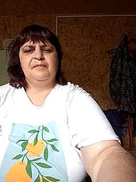 Snapshot of LisichkaOksana chatting on June 14, 2026, 8:27 am LisichkaOksana online show from June 14, 2026, 8:27 am