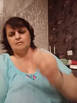 Snapshot of LisichkaOksana chatting on June 19, 2026, 8:23 pm LisichkaOksana online show from June 19, 2026, 8:23 pm