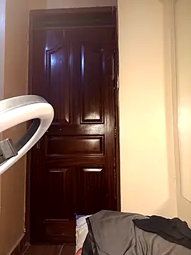 lillyfreak online show from June 20, 2026, 7:27 pm