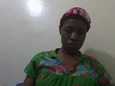 Snapshot of Eebony_Bubbly chatting on June 17, 2026, 2:29 pm Eebony Bubbly online show from June 17, 2026, 2:29 pm