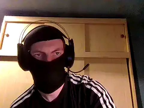 Snapshot of beuker22 chatting on June 13, 2026, 6:06 pm beuker22 online show from June 13, 2026, 6:06 pm