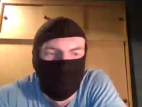 Snapshot of beuker22 chatting on July 8, 2026, 4:44 pm beuker22 online show from July 8, 2026, 4:44 pm