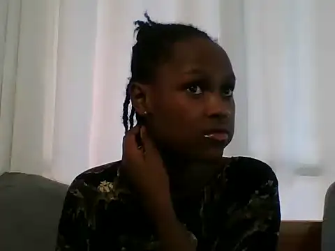 Snapshot of Sleek_petite chatting on June 21, 2026, 7:55 am Sleek petite online show from June 21, 2026, 7:55 am