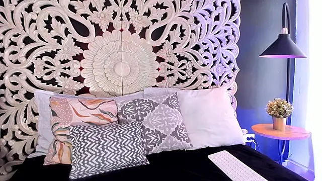 Bianca DVarela online show from June 20, 2026, 8:00 pm