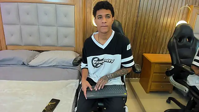 Snapshot of Mael_Jason chatting on July 7, 2026, 11:03 am Mael Jason online show from July 7, 2026, 11:03 am