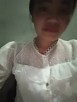 Snapshot of Emma-sin chatting on July 4, 2026, 1:50 pm Emma-sin online show from July 4, 2026, 1:50 pm