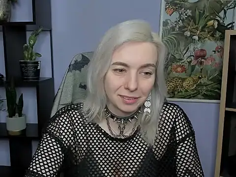 Snapshot of velvetanne chatting on June 3, 2026, 6:27 am velvetanne online show from June 3, 2026, 6:27 am