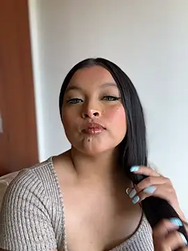 ChloeMilky online show from May 20, 2026, 3:07 pm
